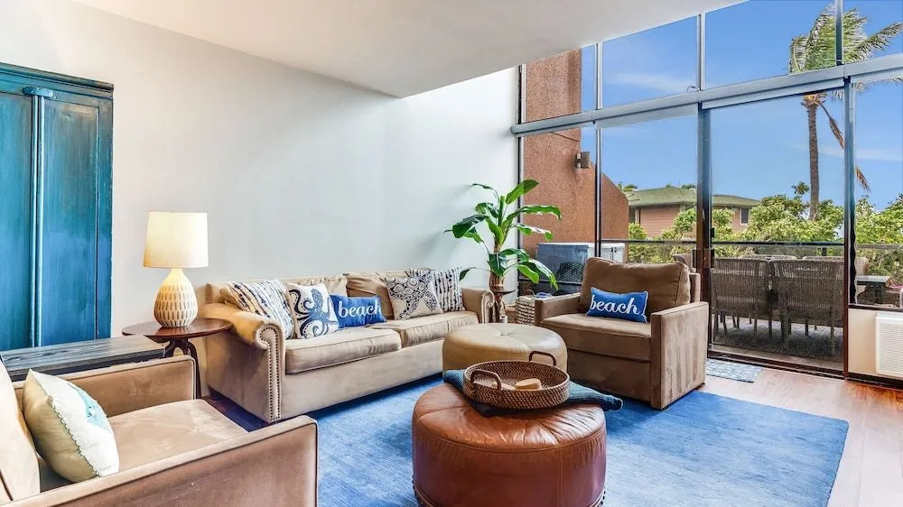 Hale O Kalani 2 Bedroom Condo by RedAwning
