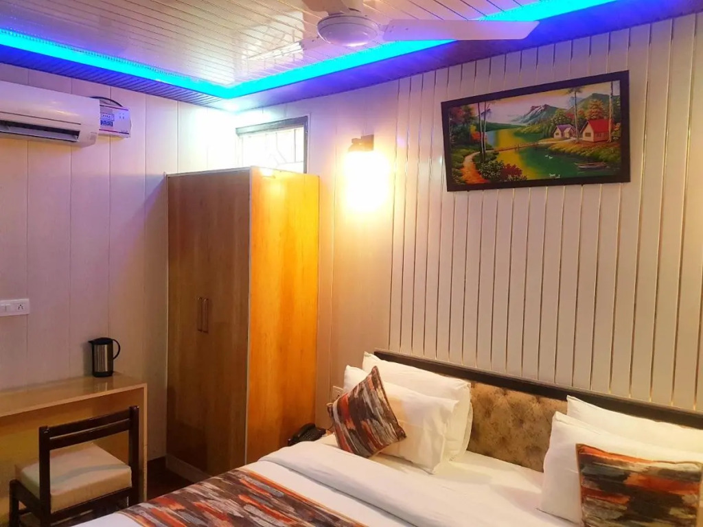 Hotel Bamboo Castle
