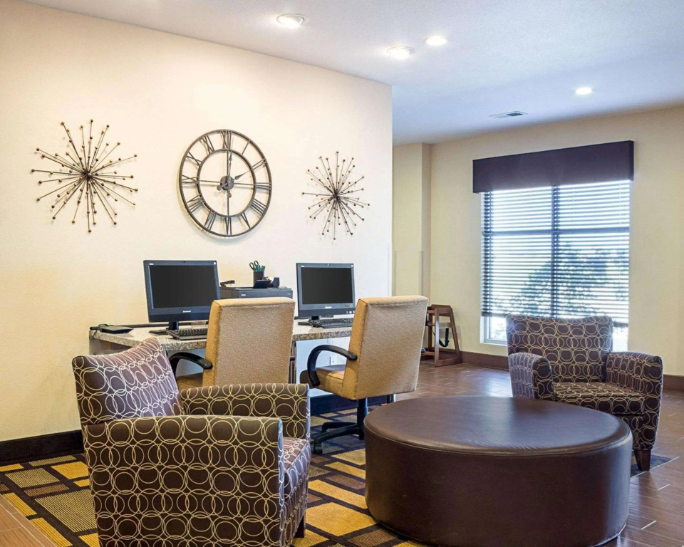 Quality Inn & Suites Minot North