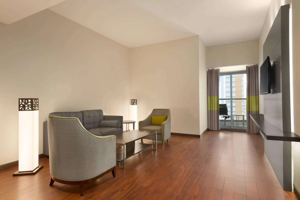 Howard Johnson Plaza by Wyndham Dubai Deira