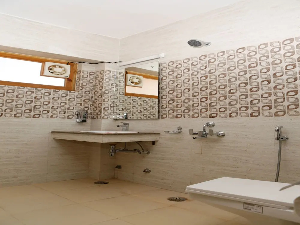 OYO 11490 Hotel Royal Hill