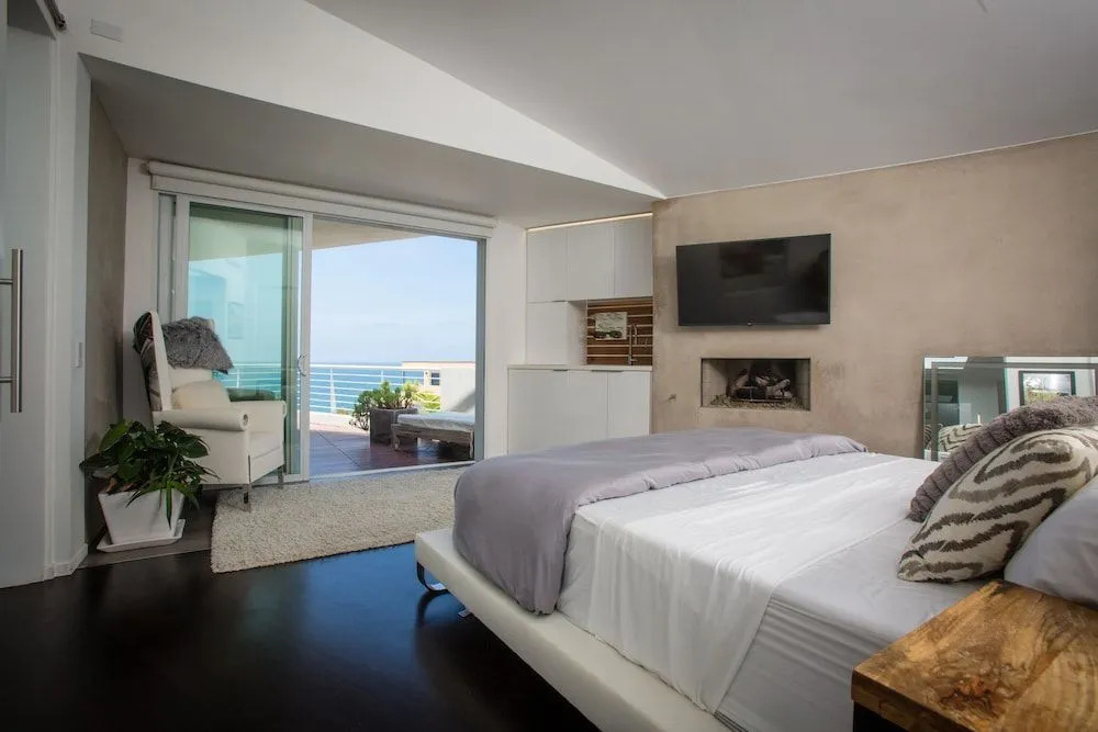 Modern Del Mar Beach Home