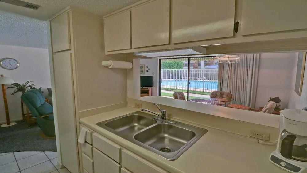 112 - 1 Br Condo