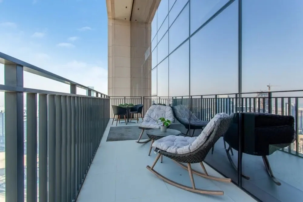 Family Home Nearby Burjkhalifa With lux Furnishing