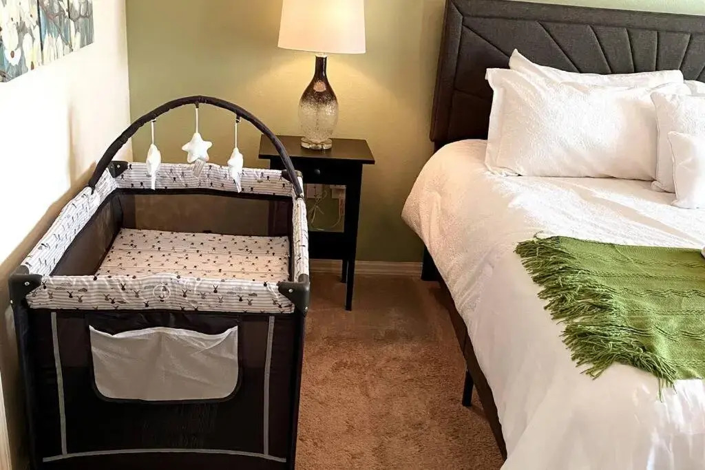 Super Comfy and Spacious 3 Bedroom 10 minutes from Disney, with major shopping 4 minutes away