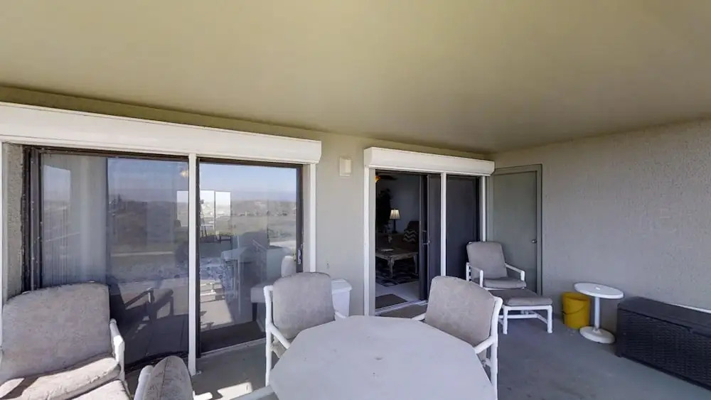 Bright 2 Bedroom Ground Floor, Ocean Front Condo With Beach Access And Pool Condo