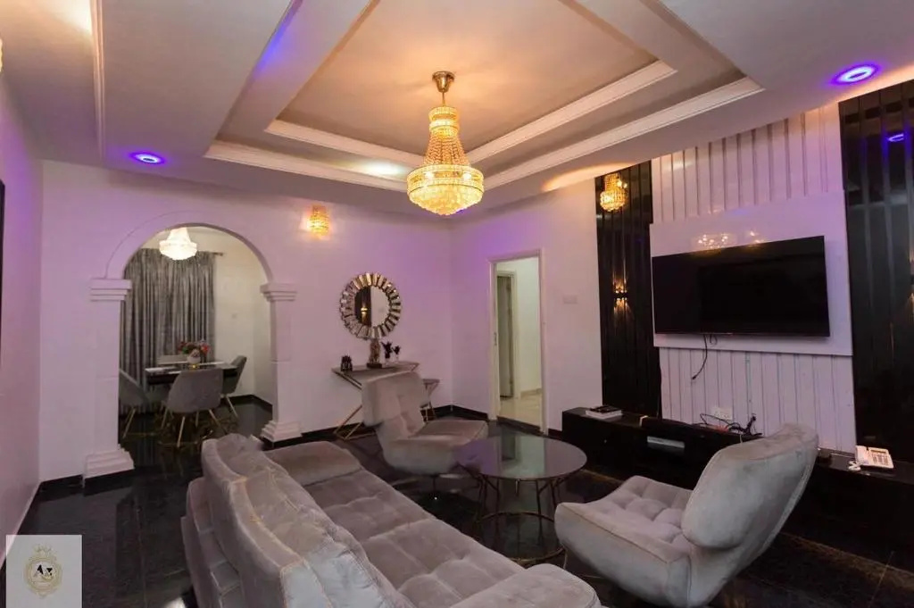 AZ KINGS 3 Bedroom Furnished Apartment suitable for Company Staff with Ensuite Bathrooms, Airconditioning and Swimming Pool