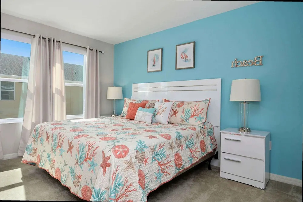 Modern 4BR Townhome Near Disney in Gated Resort