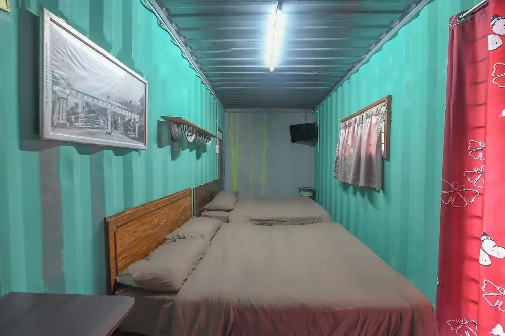 OYO 90589 The Jungle Cabin House