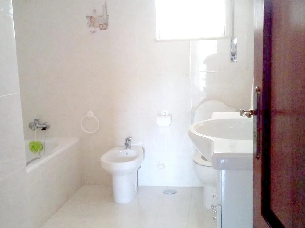 House With 2 Bedrooms in Portimão, With Pool Access and Enclosed Garde