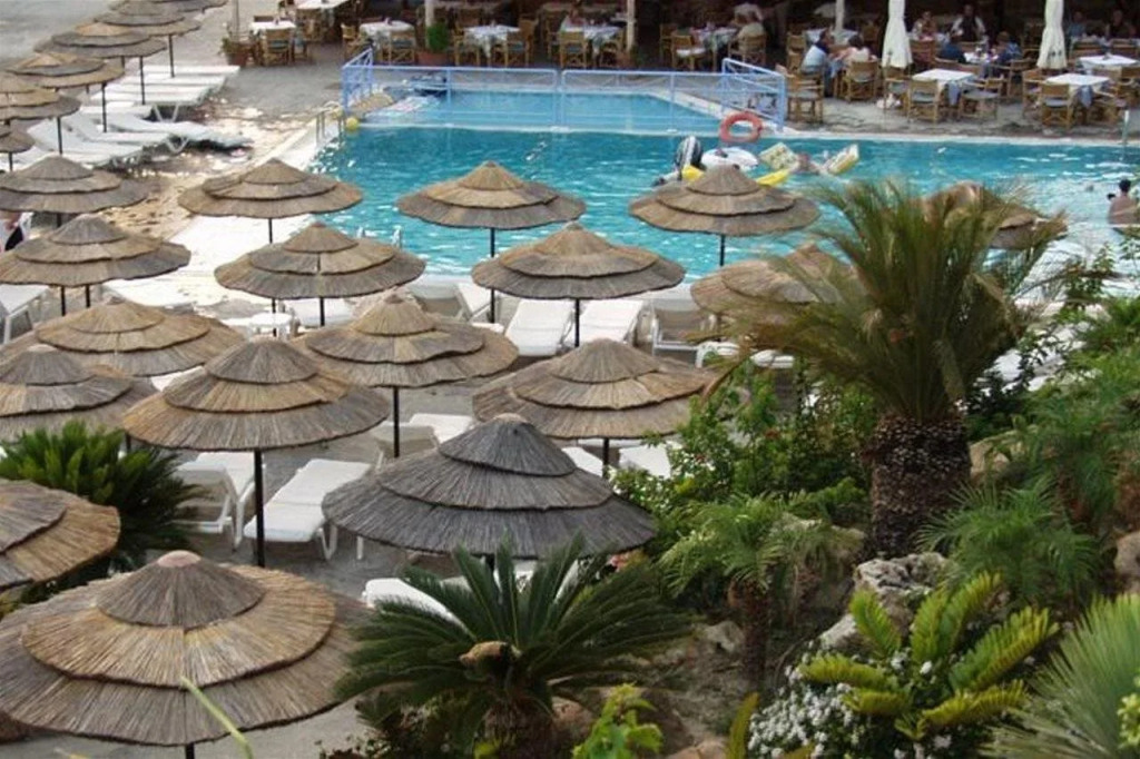Finas Hotel