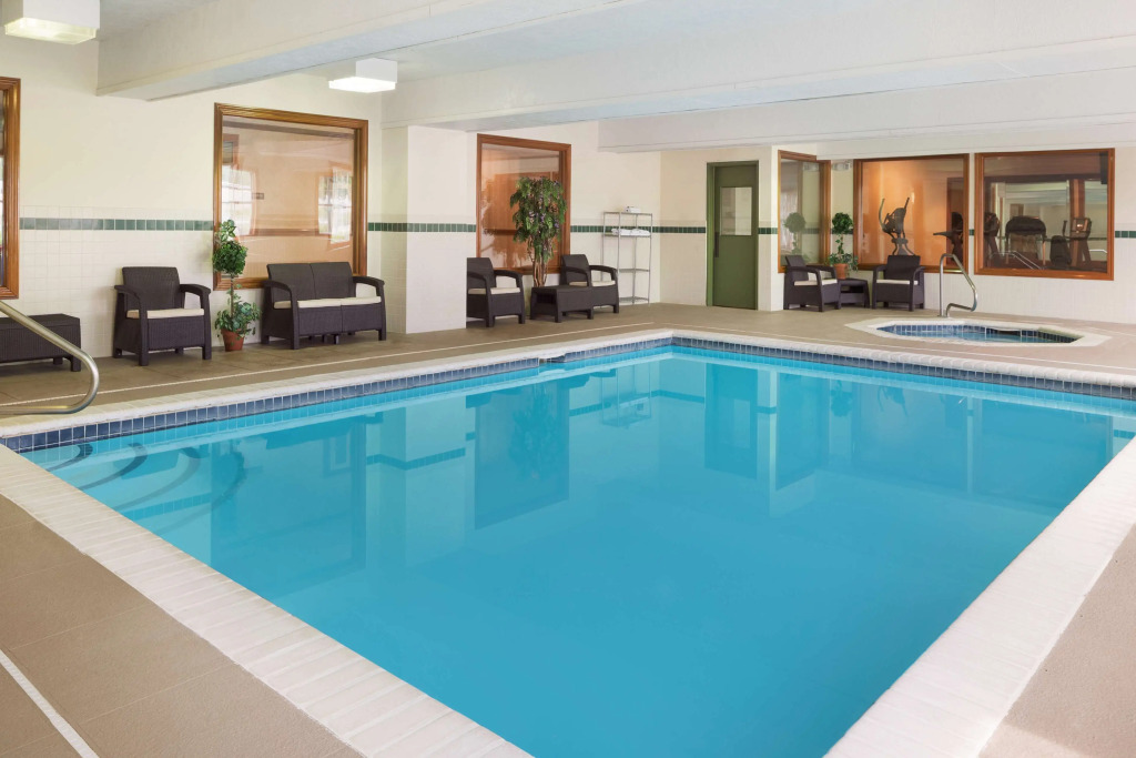 Country Inn & Suites by Radisson, Macedonia, OH