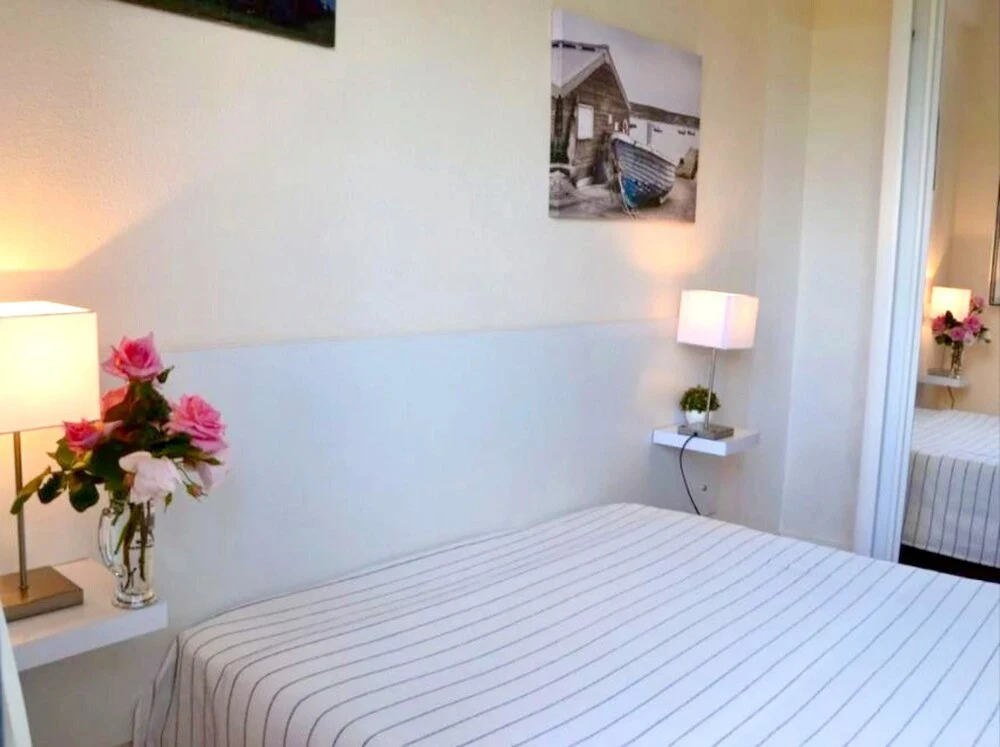 Apartment With one Bedroom in Guidel, With Wonderful sea View, Pool Ac