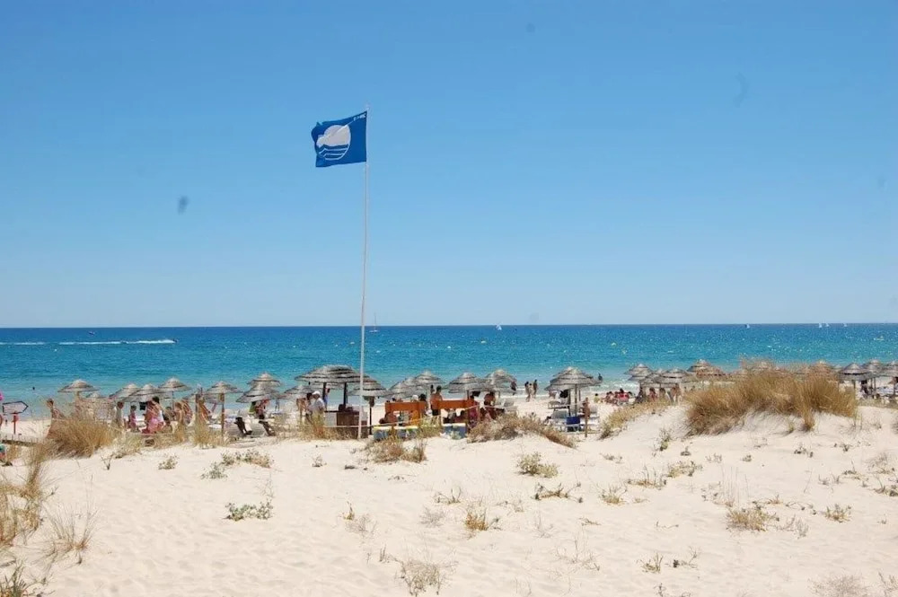 Cabanas T1 Apartment With Balcony & BBQ 8min Walk to Beachfront