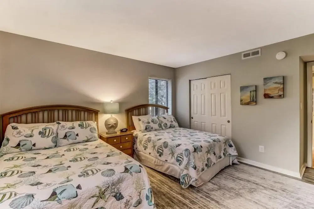 2065 Beachwood