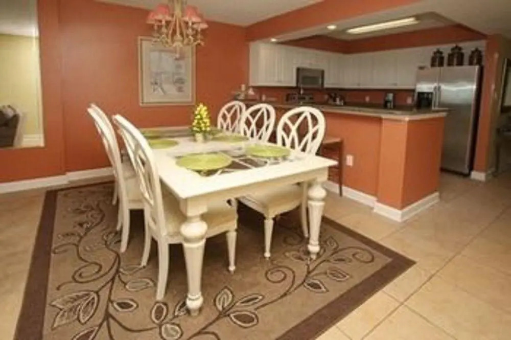 Blue Water Beachfront Condo 2 Mi to SkyWheel!