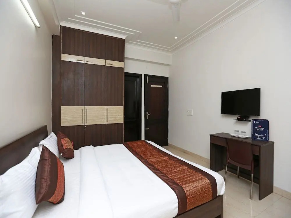 Go Rooms By OYO Rooms
