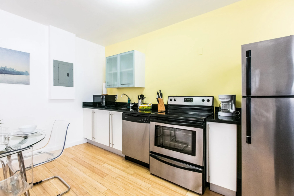 Gorgeous & Perfectly Located Apartment Sleeps 5 in the Heart of South Beach!!!