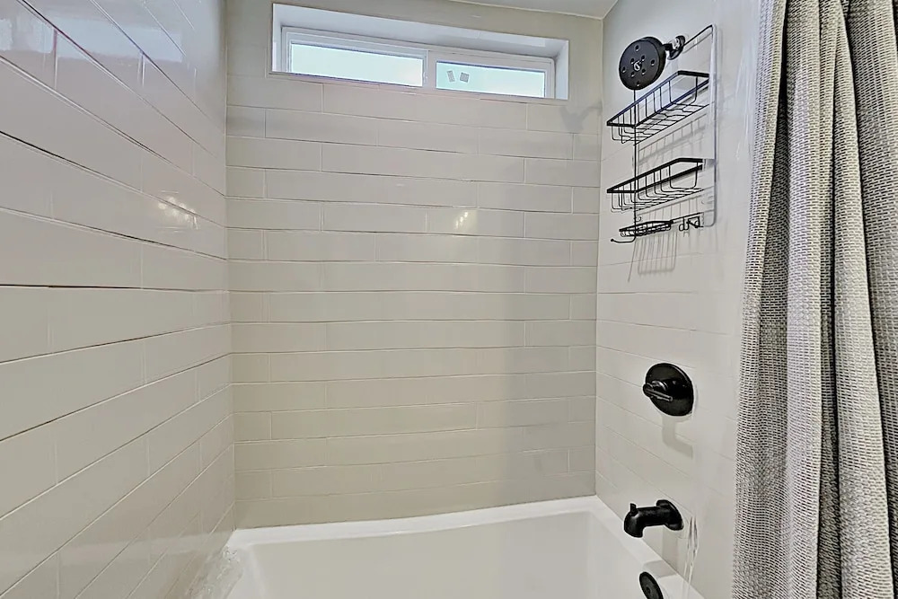 Lavish Eastside W/ Private Rooftop Deck 2 Bedroom Condo