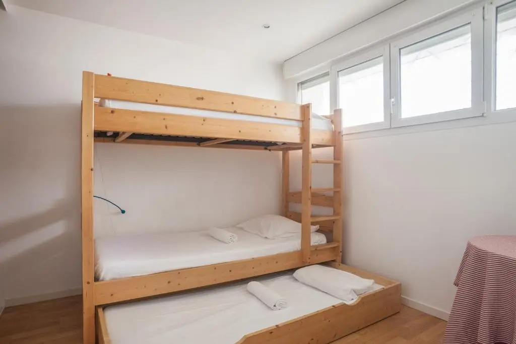 Large 2br with balcony and seaview 2 steps to La Ciotat beach - Welkeys