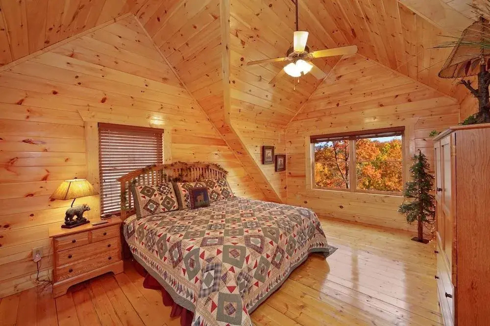 Affordable Cozy Cabin with Firepit Gameroom