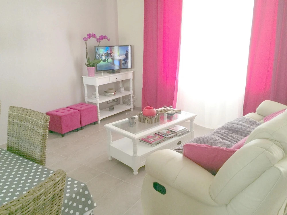 House With 3 Bedrooms in Le Pouliguen, With Enclosed Garden and Wifi -