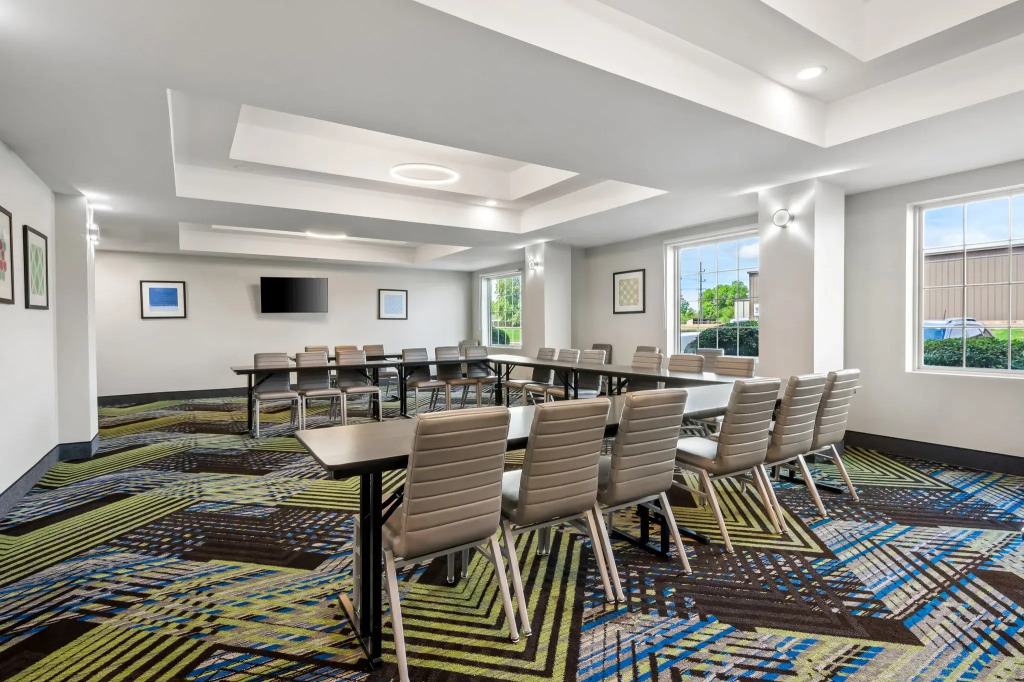 Holiday Inn Express Hotel and Suites Ada by IHG