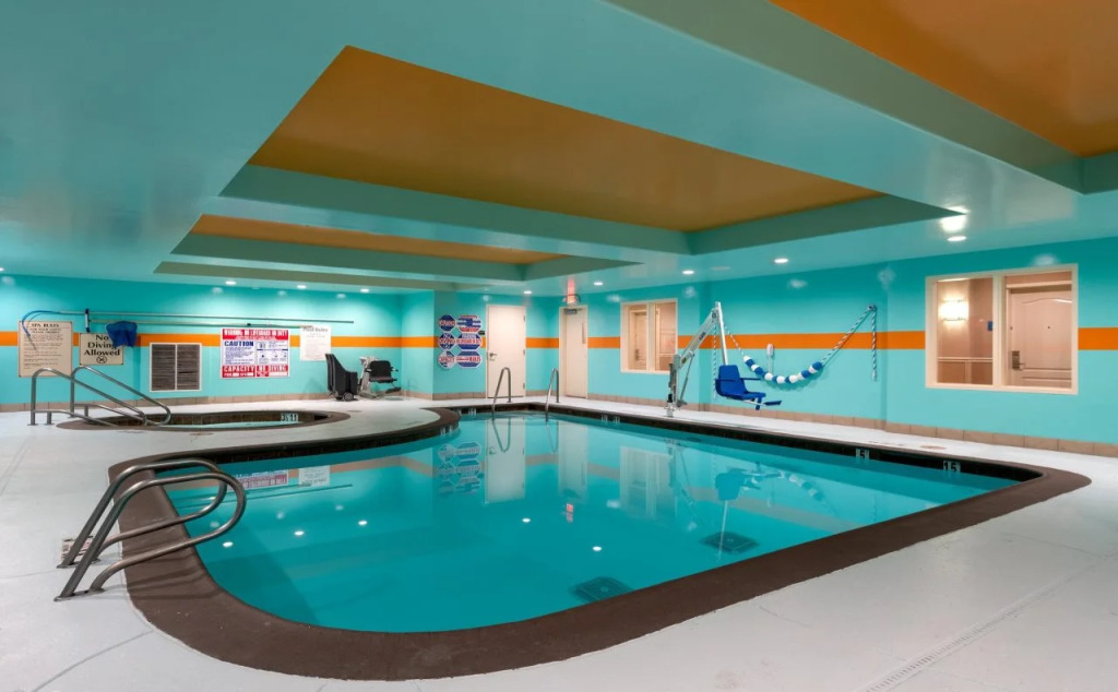 Holiday Inn Express & Suites Lathrop by IHG