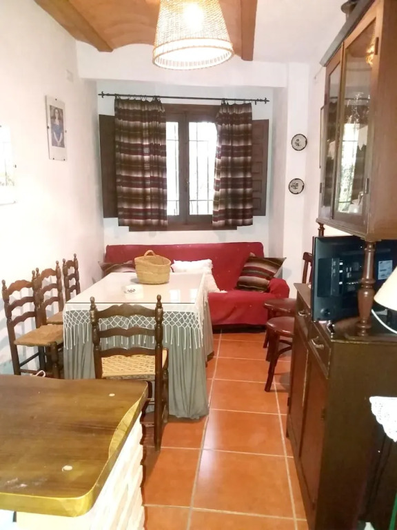 Spacious comfortable house in Quesada with balcony