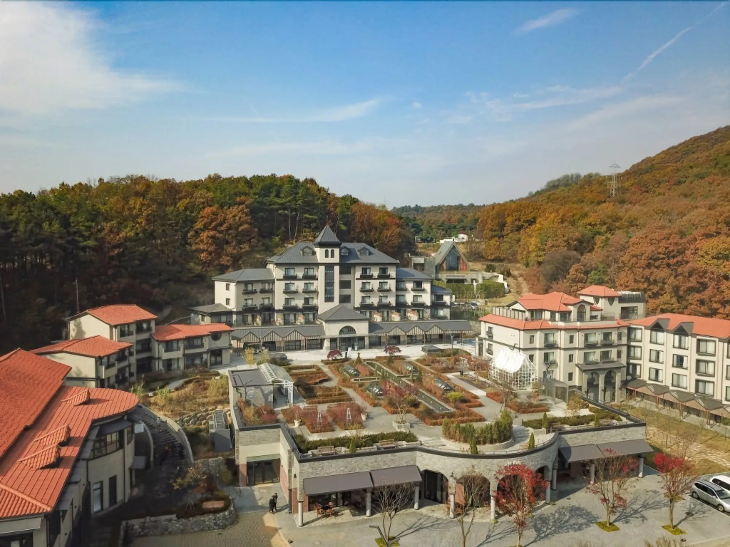 Eden Paradise Hotel