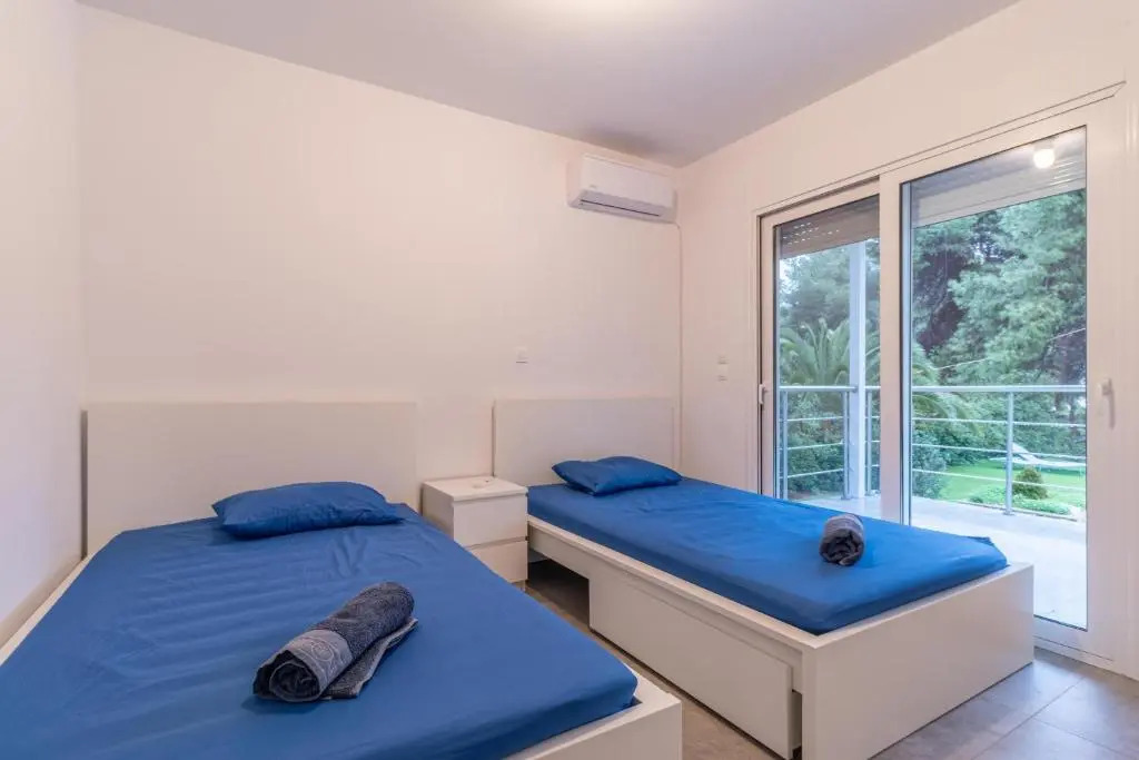 Marvelous, Secluded Villa w/ 3 BR , Pool & Garden, Kavos