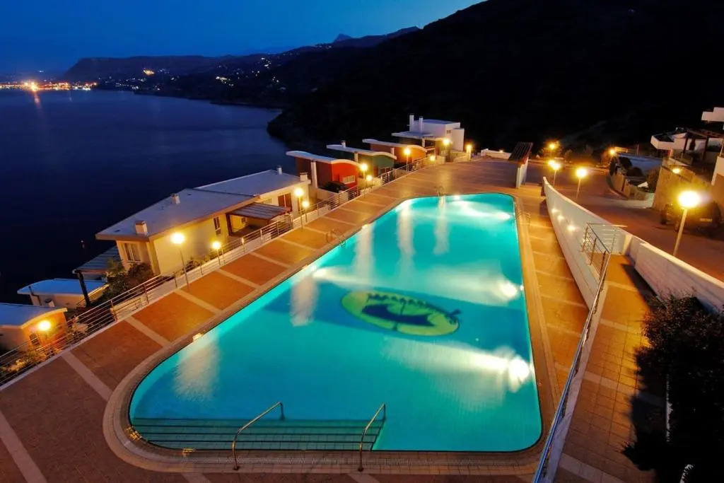Seafront, 5star Home - 4min Walk To Private Beach