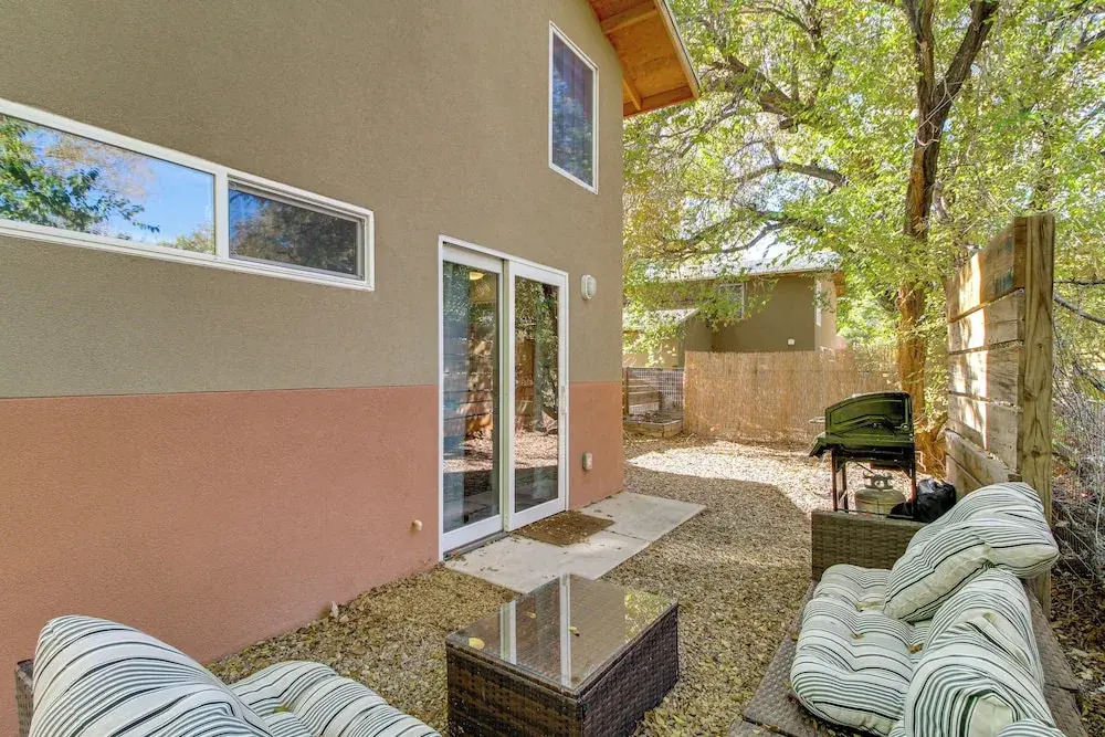 Stylish Home 2 Mi to Old Town Albuquerque!