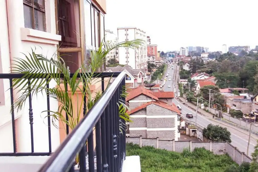 Huku Qwetu C5 City Breeze Apartment