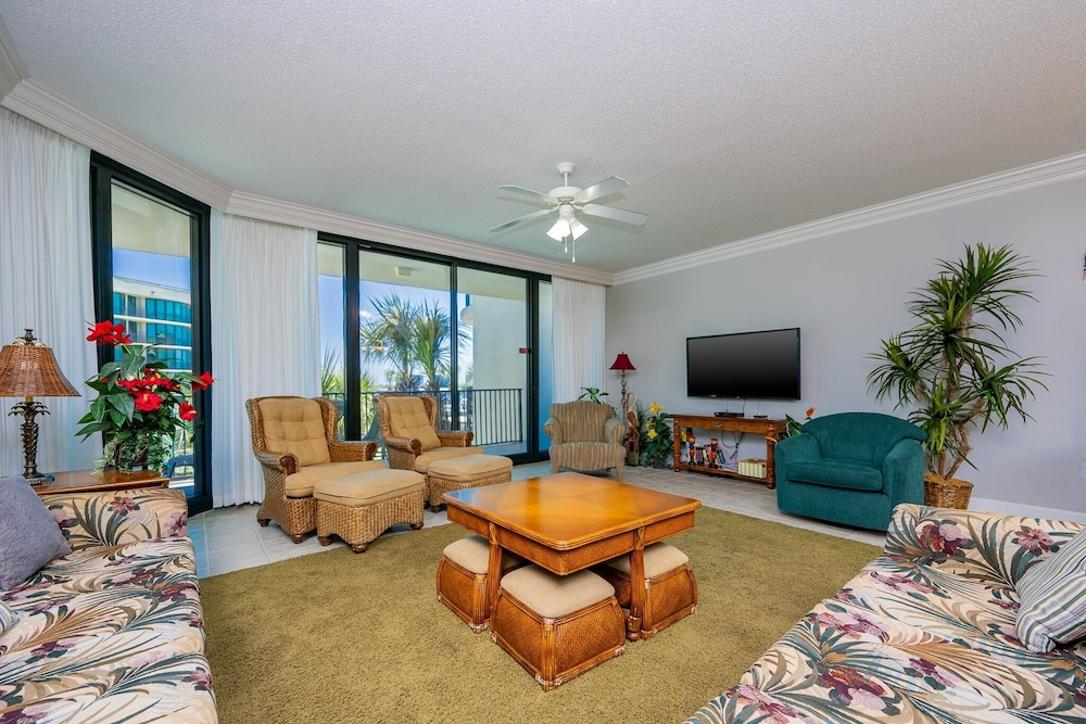 Phoenix On The Bay 1207 3 Bedroom Condo