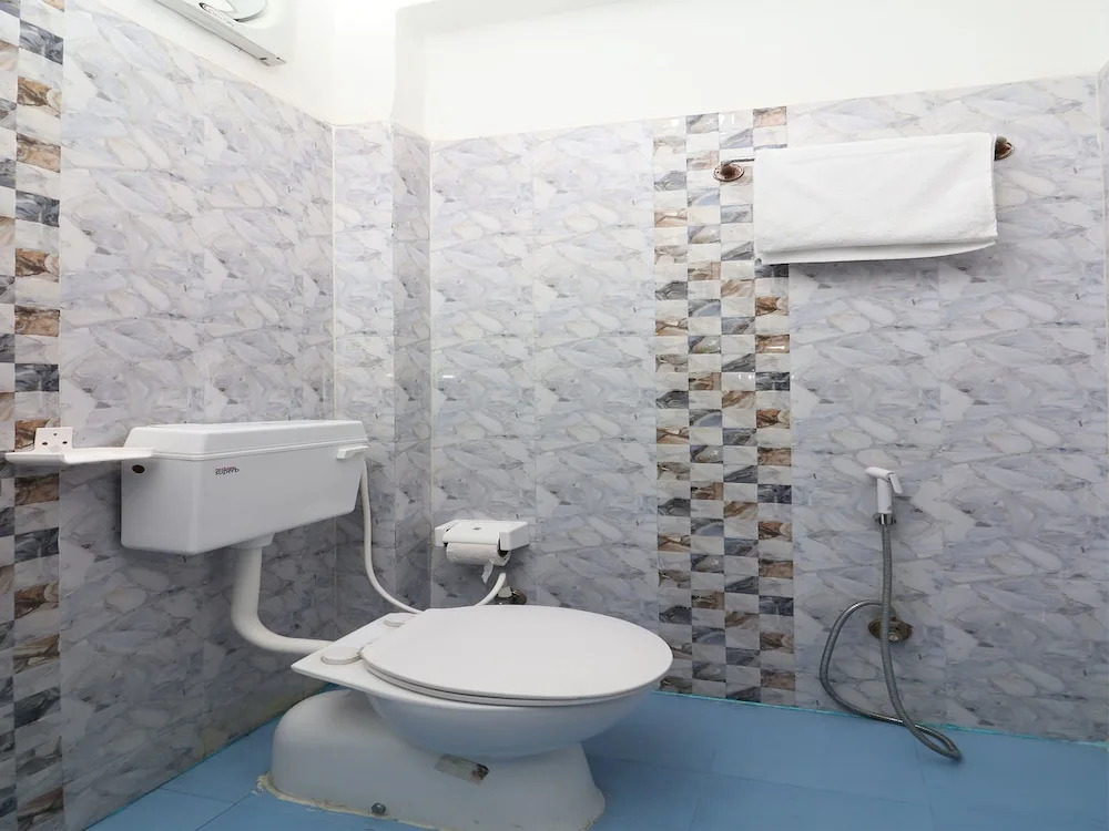 OYO 16111 G S Rest House