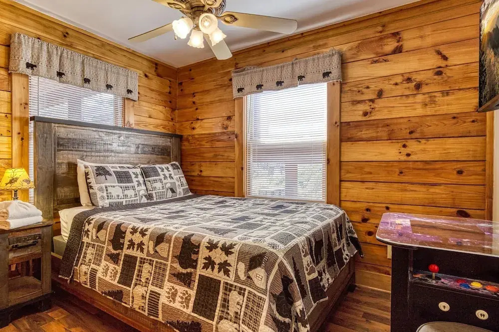 Greenbrier Woods 2 Bedroom Cabin