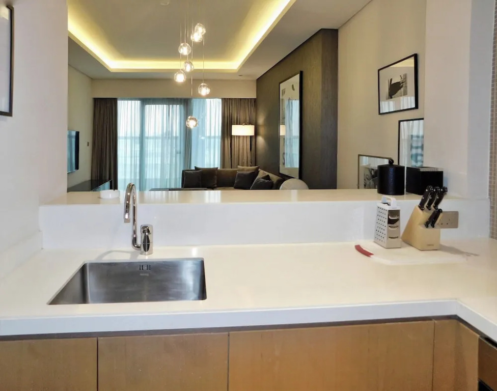 Luton Vacation Damac Paramount Tower