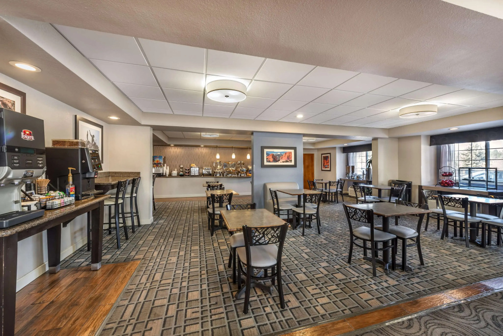 Best Western Plus Peak Vista Inn & Suites