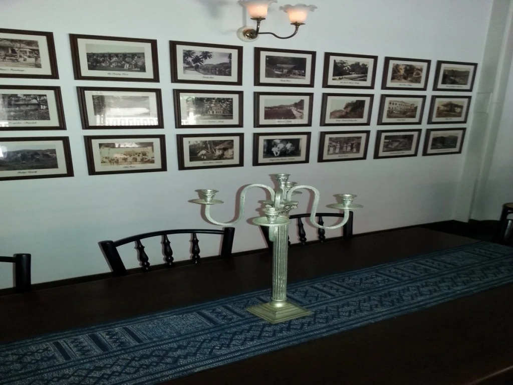 Royal Bar & Hotel