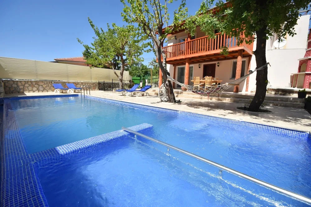 Villa Yayla by Helaltatilvillari
