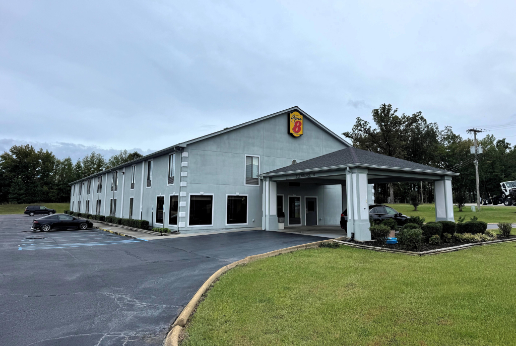 Super 8 by Wyndham Booneville