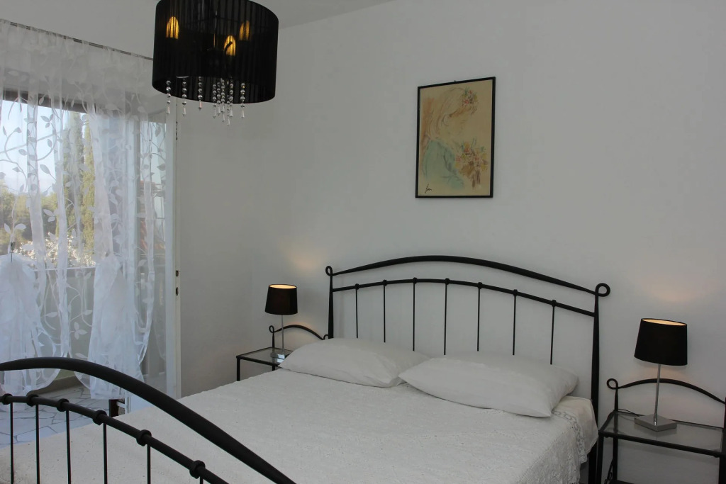 Holiday house Silvia - open pool: Supetar, Island Brac