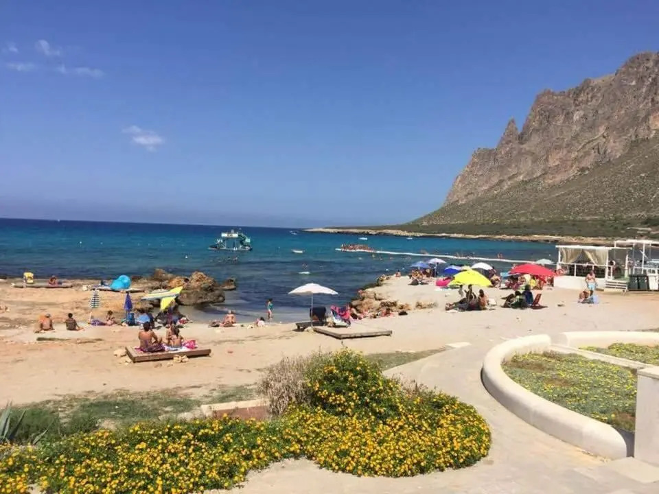 vacanza CORNINO 100 mt dal mare