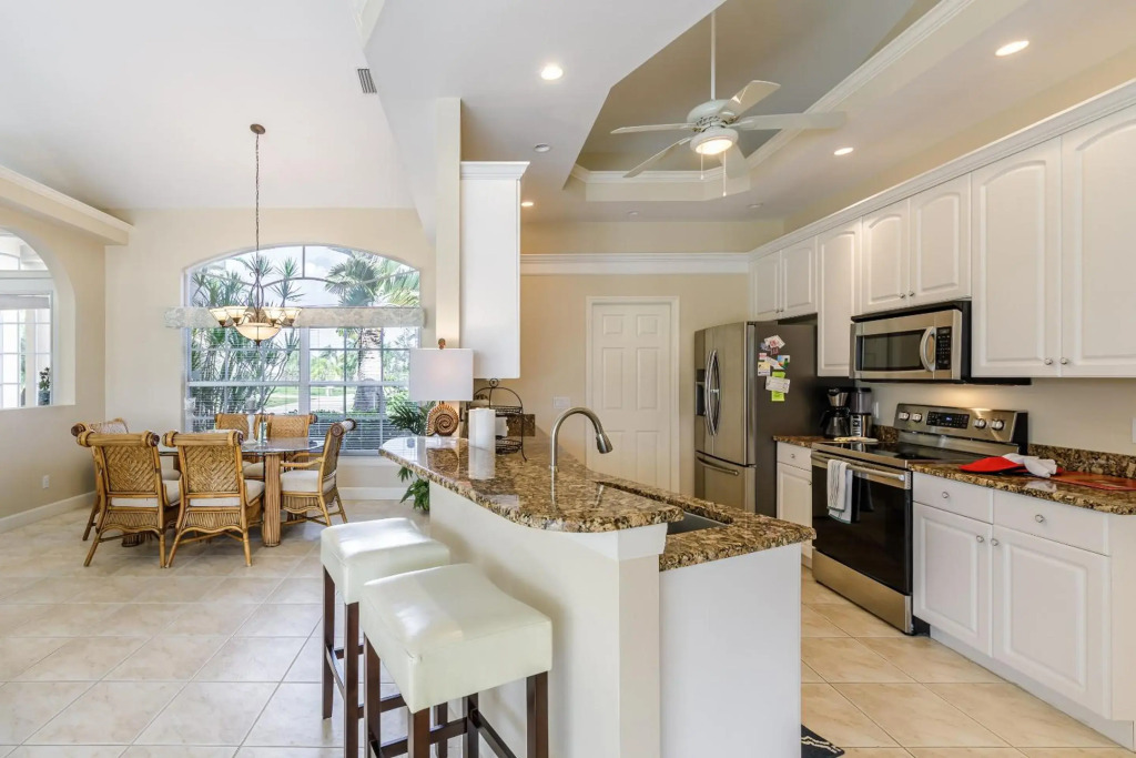 New Gulf Access Home with Private Solar Heated Pool and Spa -Villa Dreamweaver, Cape Coral - Roelens Vacations