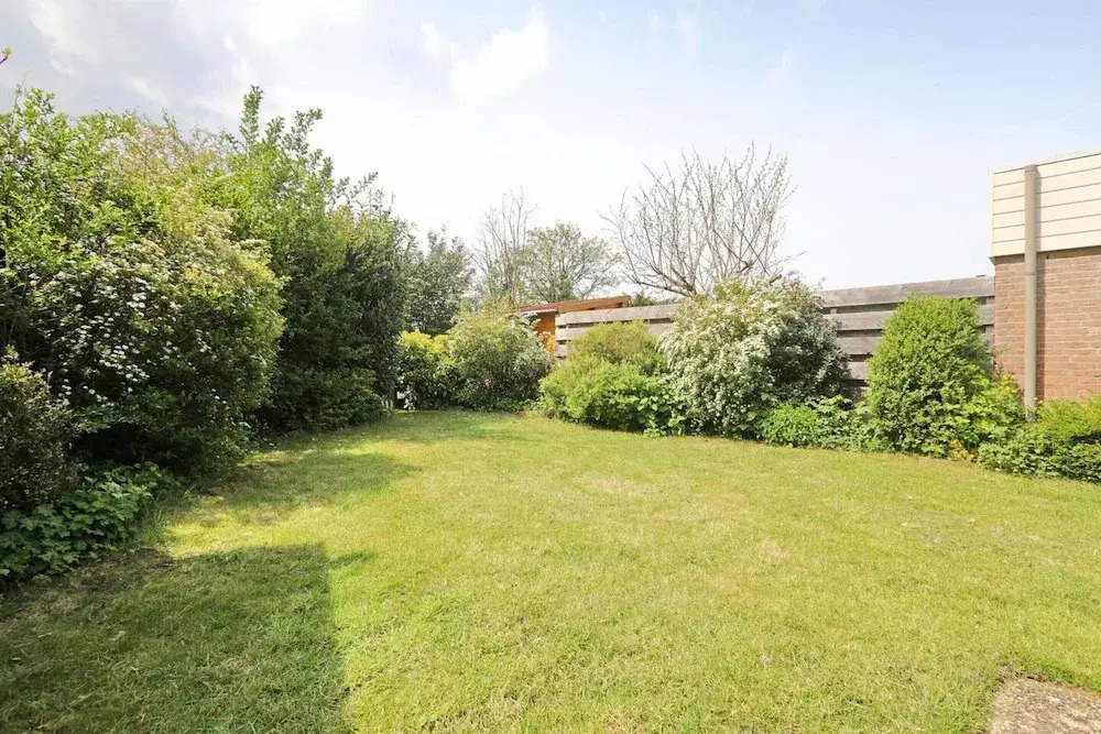 Spacious Holiday Home Near Forest