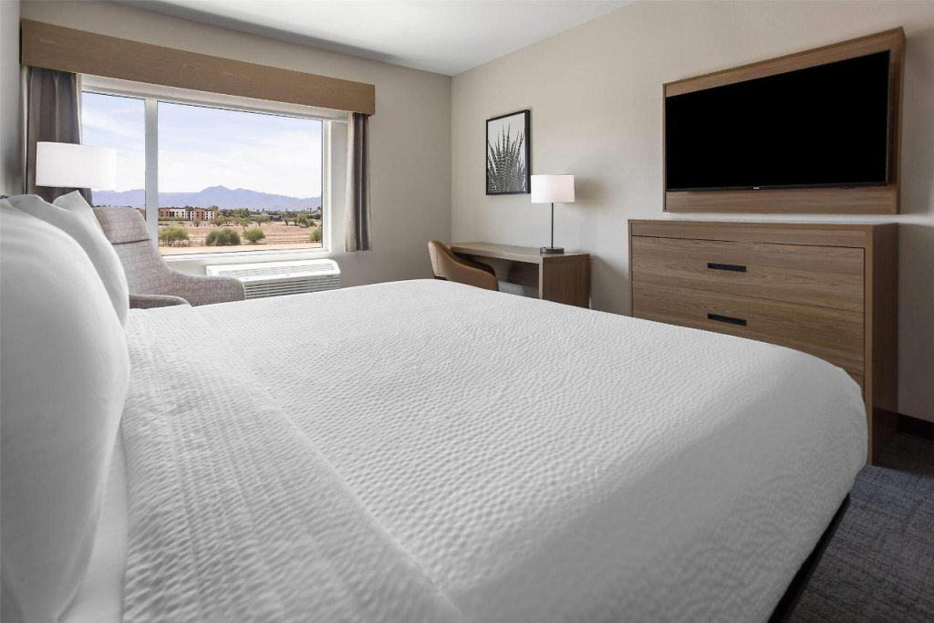 La Quinta Inn & Suites by Wyndham Phoenix West / Glendale