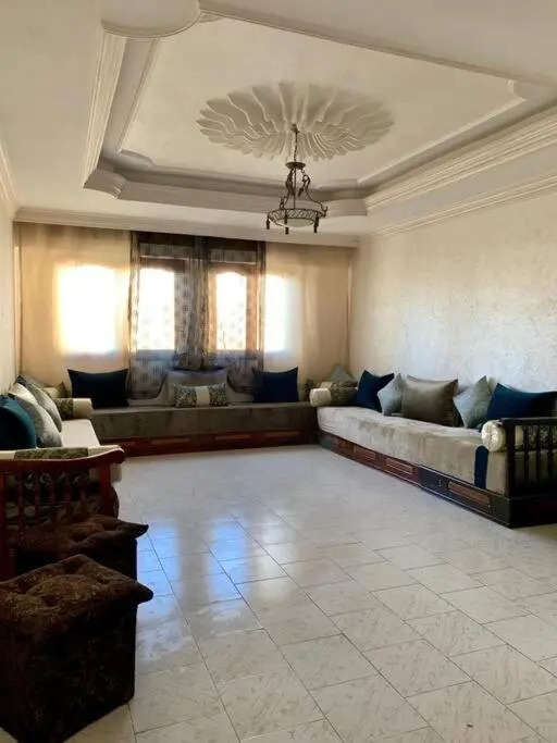 Well located apartment 2min away from the beach!!