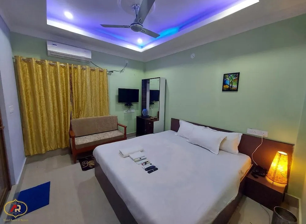 Hotel Aayes & Resort