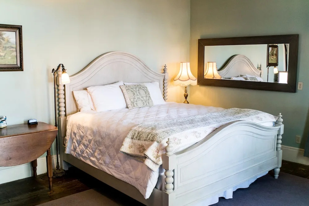 The Mulberry Inn -An Historic Bed and Breakfast
